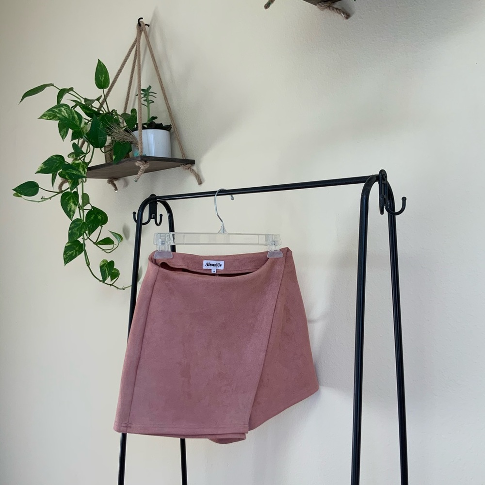 Pink velvet skort